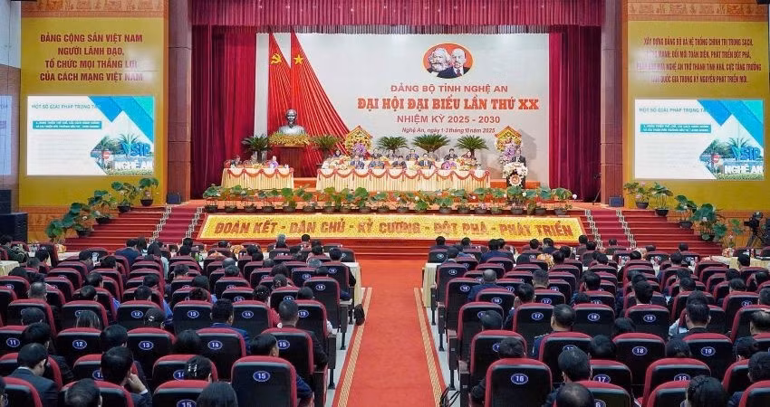 Quang cảnh Đại hội đại biểu Đảng bộ tỉnh Nghệ An lần thứ XX.