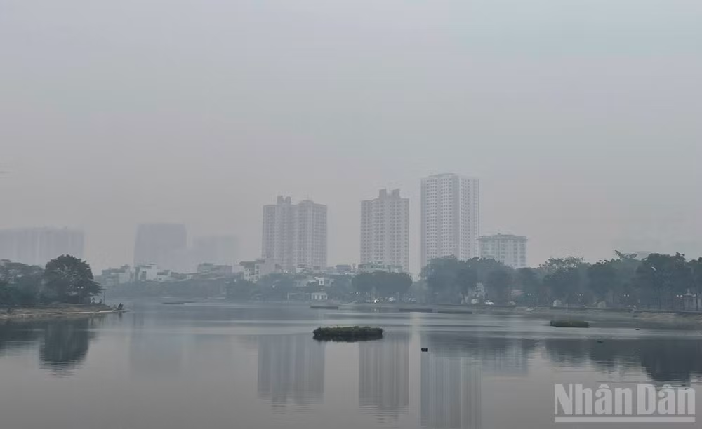 Dự báo khu vực Hà Nội có mưa vài nơi, sáng sớm có nơi có sương mù. (Ảnh: Đ.T)