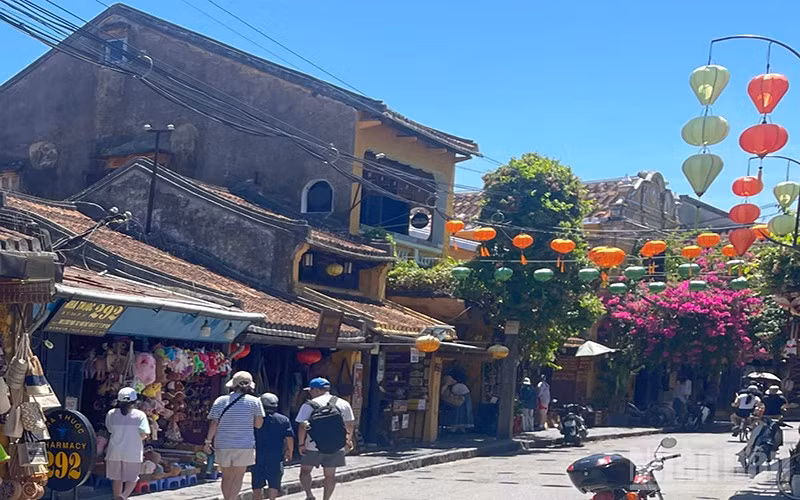 Dự báo khu vực thành phố Huế, thành phố Đà Nẵng và phía đông các tỉnh từ Quảng Ngãi đến Đắk Lắk có nắng nóng gay gắt. (Ảnh minh họa: Đ.T)