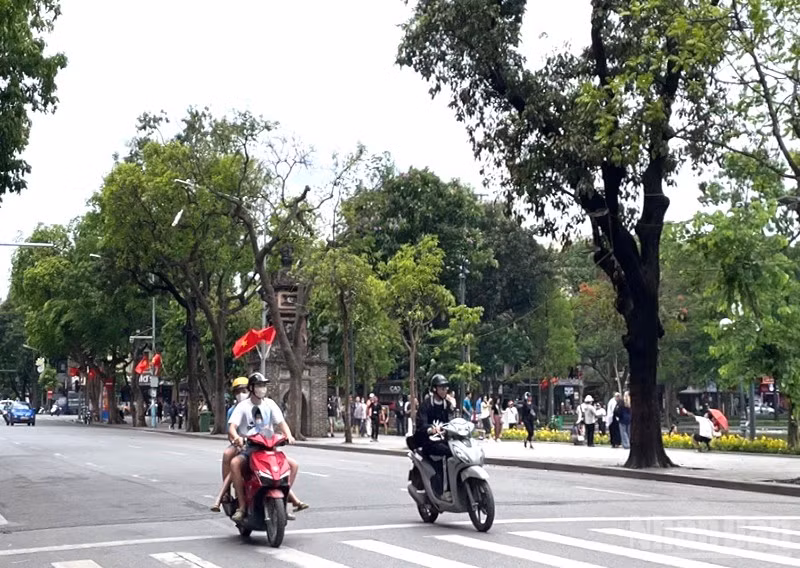 Nhiệt độ tại Hà Nội đo lúc 13 giờ ở trạm Láng là 36,6 độ C. (Ảnh minh họa: Đ.T)