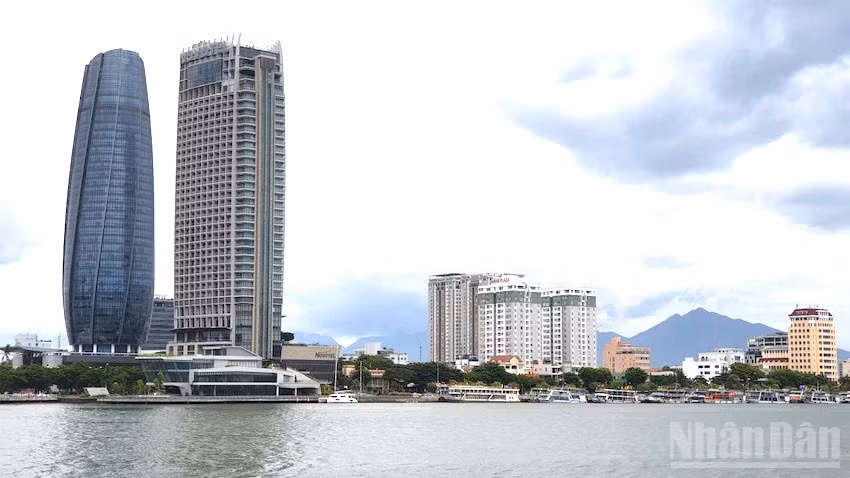Năm tháng đầu năm 2025, bức tranh kinh tế Đà Nẵng tuy không bùng nổ nhưng mang nhiều gam màu tích cực. (Ảnh: ĐÌNH TĂNG)