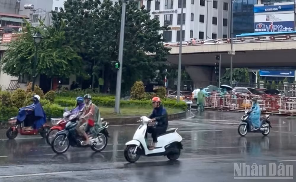 Thời tiết ngày 9/10: Bắc Bộ, Trung Bộ có mưa rào và dông, cục bộ có nơi mưa rất to