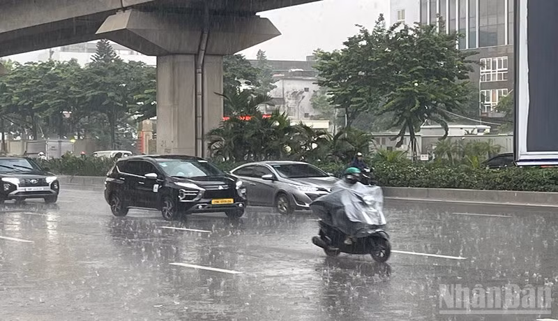 Dự báo khu vực Hà Nội có lúc có mưa rào và dông. (Ảnh minh họa: Đ.T)