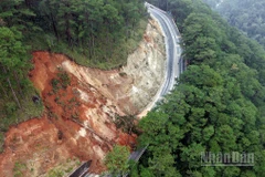 Vị trí sạt lở ta-luy dương trên đèo Prenn trưa 4/12.