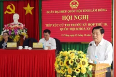 Đồng chí Phan Đình Trạc và các đại biểu Quốc hội khóa XV tỉnh Lâm Đồng tiếp xúc cử tri xã Tà Năng.