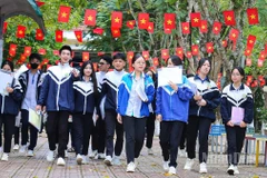 Học sinh thành phố Bảo Lộc, tỉnh Lâm Đồng hoàn thành buổi thi môn ngữ văn sáng 26/6.