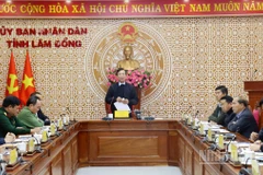 Lãnh đạo tỉnh và các sở, ngành, đơn vị tham dự cuộc họp tại điểm cầu Lâm Đồng.