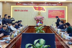 Quang cảnh buổi làm việc.