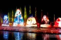 Show diễn nghệ thuật “Sử thi Âu Lạc” tại công viên hoa ánh sáng Delight Park Đà Lạt.