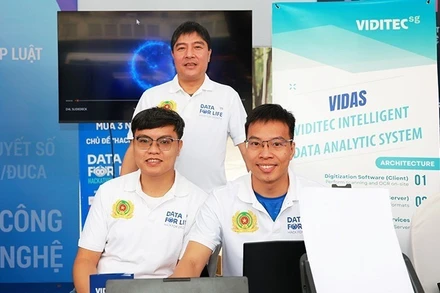 Các thành viên Viditec giới thiệu giải pháp Vidas tại Ngày hội Khởi nghiệp đổi mới sáng tạo (TECHFEST Việt Nam 2025) diễn ra ở Hà Nội giữa tháng 12/2025.