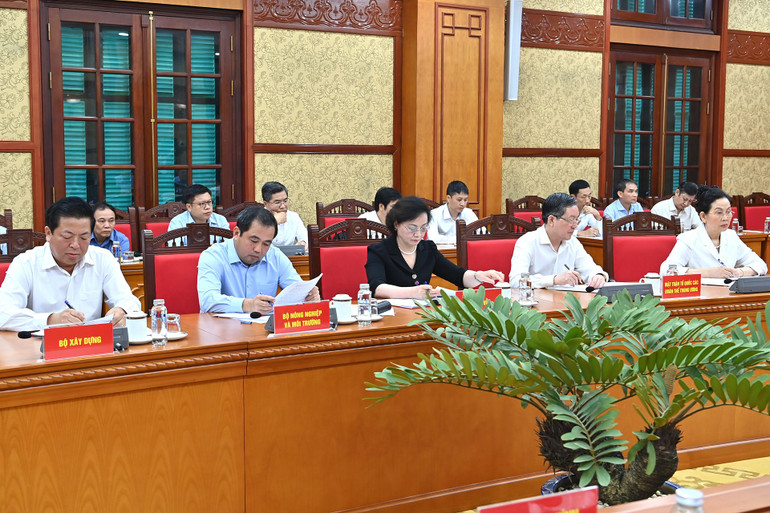 Các đại biểu tham dự cuộc làm việc. (Ảnh: ĐĂNG KHOA) a6-bnd-6450.jpg