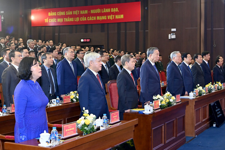 Tổng Bí thư Tô Lâm và các đồng chí lãnh đạo Đảng, Nhà nước dự Lễ kỷ niệm 80 năm Ngày truyền thống Tòa án nhân dân. (Ảnh: ĐĂNG KHOA) a4-bnd-4906.jpg