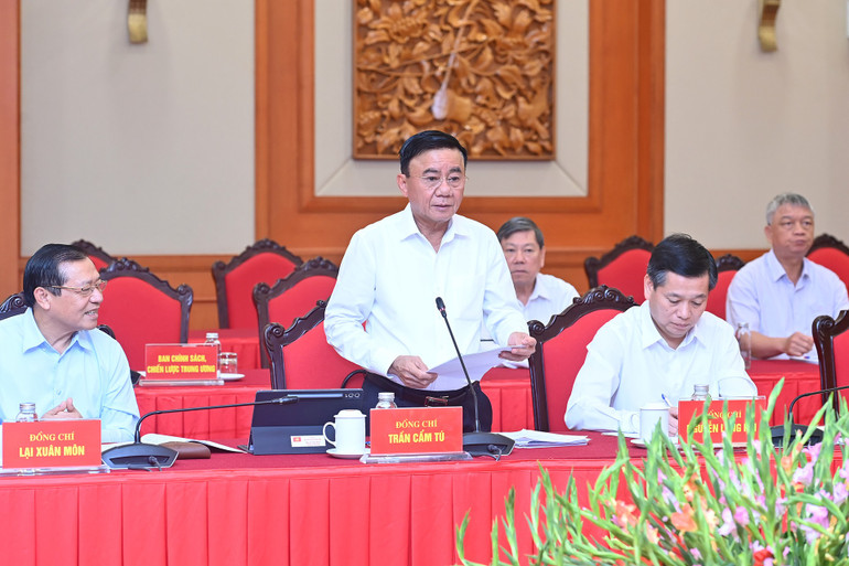 Thường trực Ban Bí thư Trần Cẩm Tú, Bí thư Đảng ủy các cơ quan Đảng Trung ương phát biểu tại buổi làm việc. (Ảnh: ĐĂNG KHOA) a9-bnd-3517.jpg