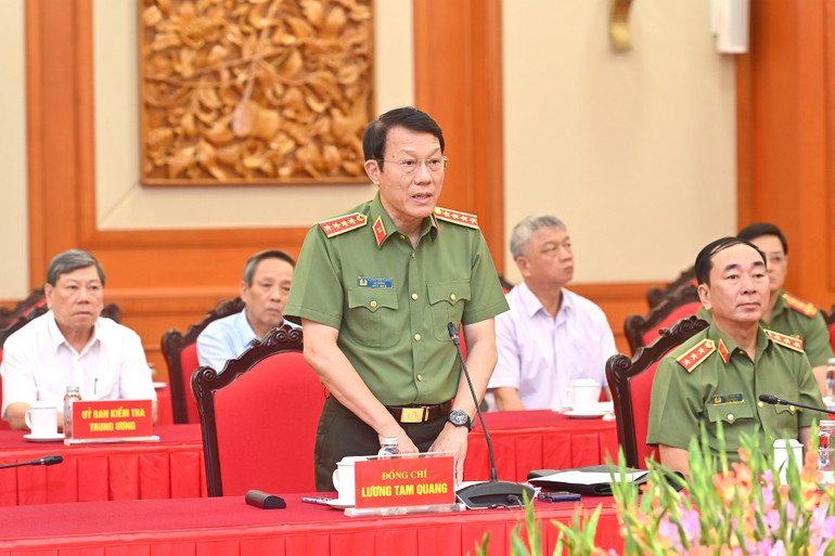 Đại tướng Lương Tam Quang, Ủy viên Bộ Chính trị, Bí thư Đảng ủy Công an Trung ương phát biểu tại cuộc làm việc. (Ảnh: ĐĂNG KHOA) a8-bnd-3351.jpg