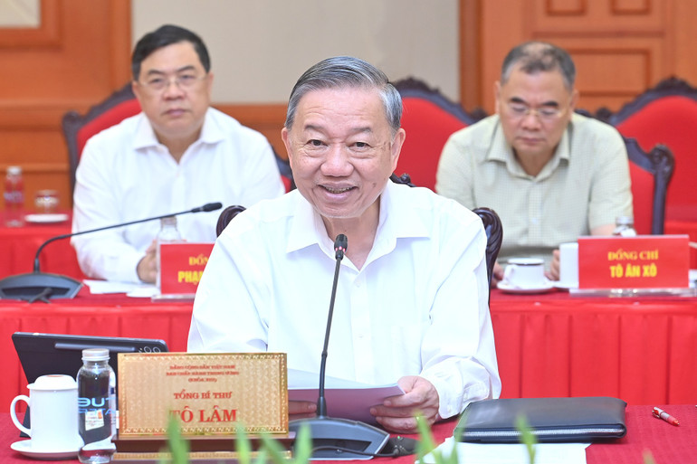 Tổng Bí thư Tô Lâm phát biểu chỉ đạo tại buổi làm việc. (Ảnh: ĐĂNG KHOA) tbt-2-bnd-3501.jpg