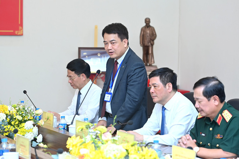 Viện trưởng Viện Năng lượng nguyên tử Việt Nam Trần Chí Thành phát biểu tại buổi làm việc. (Ảnh ĐĂNG KHOA) a5-bnd-2232.jpg