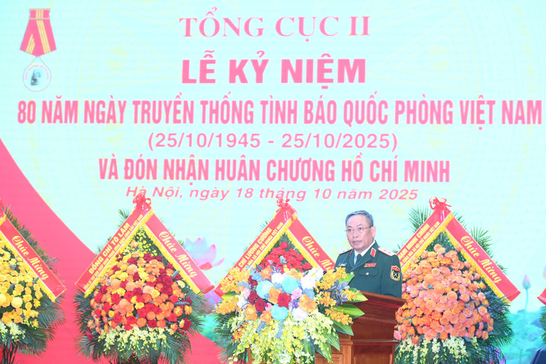 Trung tướng Trần Công Chính, Tổng cục trưởng Tổng cục II (Bộ Quốc phòng) trình bày diễn văn tại lễ kỷ niệm. (Ảnh: ĐĂNG KHOA) a4-bnd-4205.jpg