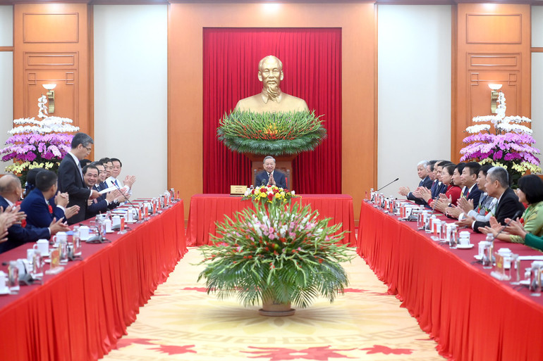 Tổng Bí thư Tô Lâm chủ trì gặp mặt các đại biểu nông dân Việt Nam xuất sắc và nhà khoa học của nhà nông năm 2025. (Ảnh ĐĂNG KHOA) a3-bnd-2671.jpg