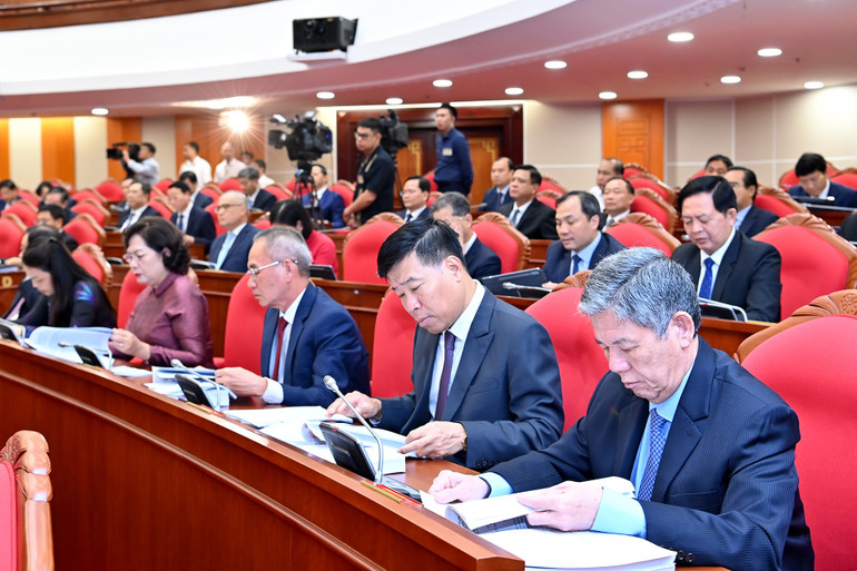 Các đại biểu tham dự Hội nghị lần thứ 12 Ban Chấp hành Trung ương Đảng khóa XIII. (Ảnh: ĐĂNG KHOA) a10-bnd-4438.jpg