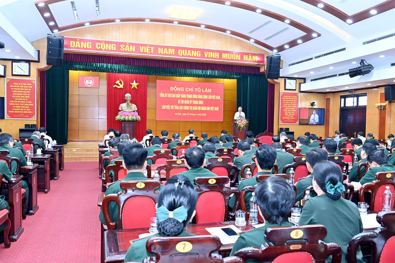 Quang cảnh buổi làm việc. (Ảnh ĐĂNG KHOA) a7-bnd-5569.jpg