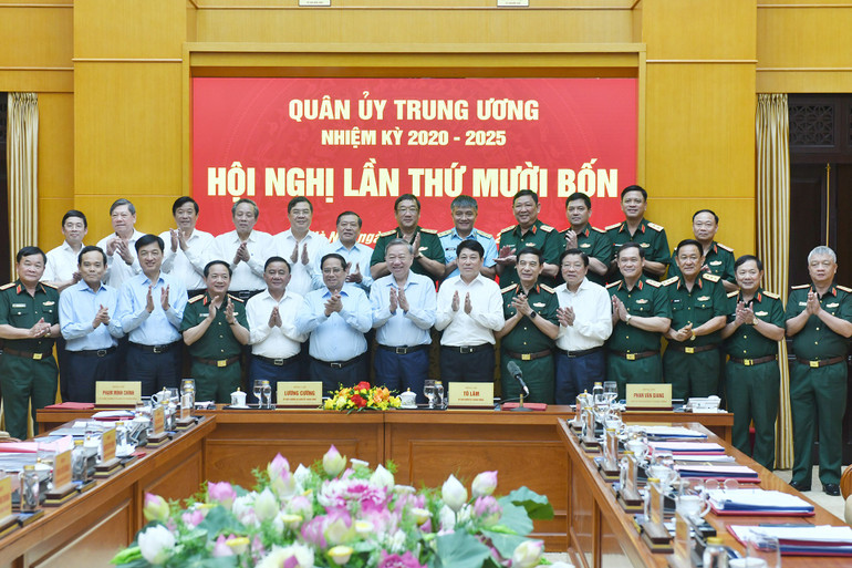 Tổng Bí thư Tô Lâm, Chủ tịch nước Lương Cường, Thủ tướng Chính phủ Phạm Minh Chính với các đại biểu dự hội nghị. (Ảnh: ĐĂNG KHOA) a6-dsc-3997.jpg