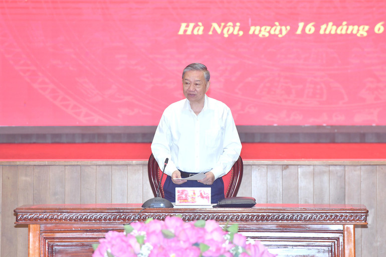 Tổng Bí thư Tô Lâm phát biểu chỉ đạo tại buổi làm việc với Ban Thường vụ Thành ủy Hà Nội. (Ảnh: Đăng Khoa) a3-dsc-3457.jpg