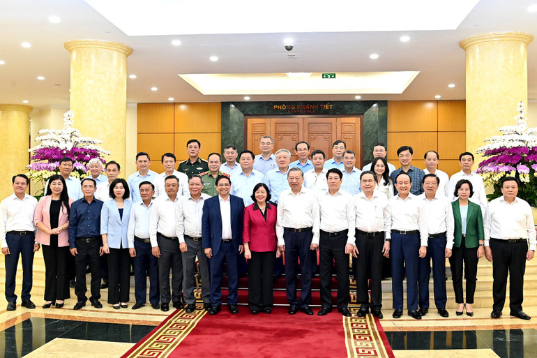 Tổng Bí thư Tô Lâm, các đồng chí lãnh đạo Đảng, Nhà nước và Ban Thường vụ Thành ủy Hà Nội. (Ảnh: ĐĂNG KHOA) a12-bnd-4270.jpg