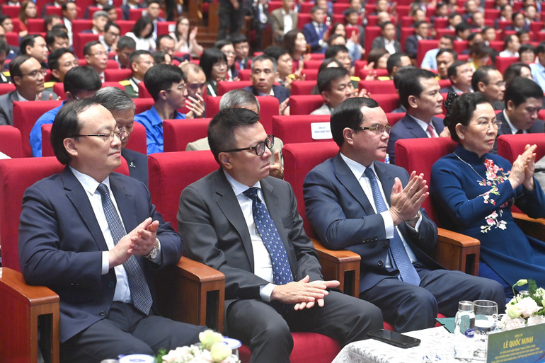 Các đại biểu tham dự lễ kỷ niệm. (Ảnh: ĐĂNG KHOA) a7-bnd-7492.jpg