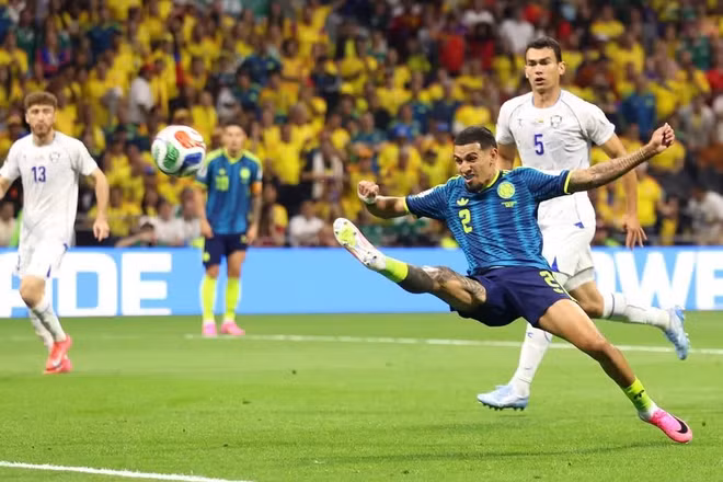 Colombia chiếm lĩnh thế trận trước Uzbekistan. (Ảnh: FIFA)