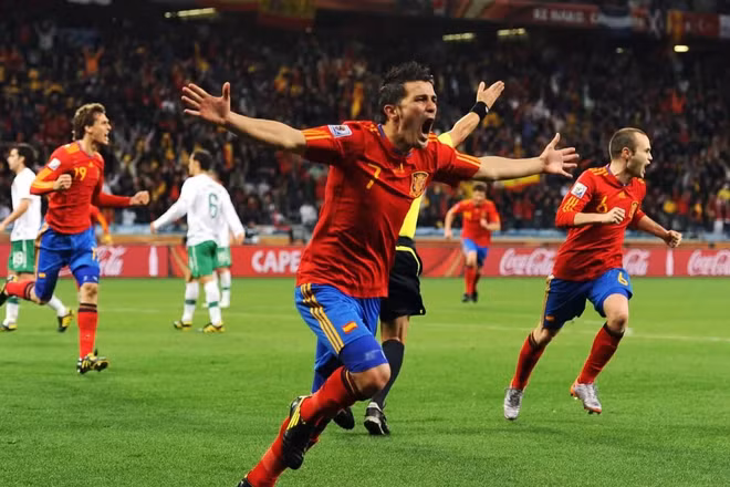 David Villa ăn mừng sau khi ghi bàn thắng giúp Tây Ban Nha đánh bại Bồ Đào Nha ở vòng 16 đội World Cup 2010. (Ảnh: FIFA)