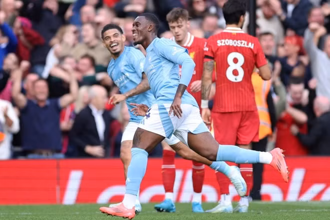 Người hâm mộ Forest chờ đợi đội bóng con cưng sẽ tiếp tục giành điểm trên sân Anfield. (Ảnh: NFFC)