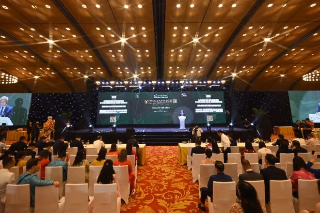 MICE EXPO 2025 khai mạc tại Trung tâm Hội nghị Quốc gia, Hà Nội với chủ đề "Di sản và công nghệ trong kỷ nguyên mới”.