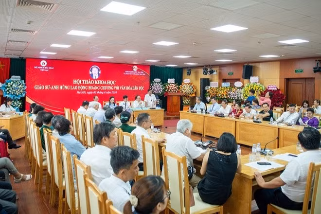 Toàn cảnh Hội thảo “Giáo sư, Anh hùng Lao động Hoàng Chương với văn hóa dân tộc”.