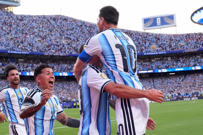 Argentina giành chiến thắng thuyết phục trước Thụy Sĩ đến tiến vào bán kết. (Ảnh: THX/TTXVN)