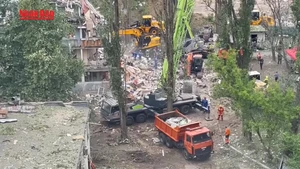 [Video] 31 người thiệt mạng trong cuộc không kích lớn của Nga nhằm vào Kiev