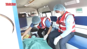 [Video] Thái Lan trao trả hai binh sĩ cho Campuchia trước cuộc họp biên giới quan trọng 