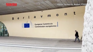 [Video] EU thoát khủng hoảng dân số nhờ dòng người nhập cư