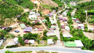 Toàn cảnh“làng H’Mông”, nay là thôn 5, xã Đam Rông 2, tỉnh Lâm Đồng.