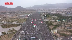 [Video] Lực lượng Houthi phóng tên lửa siêu vượt âm vào Israel