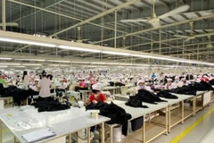 Công nhân lao động may mặc quần áo tại Công ty TNHH Panko Via. 