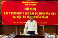 Đại sứ Việt Nam tại Lào Nguyễn Minh Tâm phát biểu tại Hội nghị. (Ảnh: TRỊNH DŨNG)