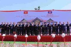 Các đại biểu tại buổi lễ. (Ảnh: DUY TOÀN)