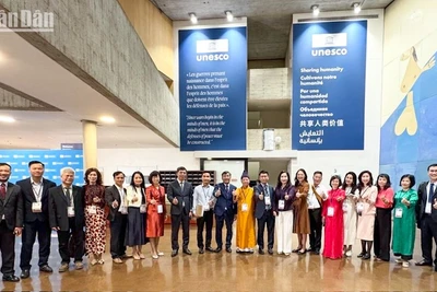 Đoàn Việt Nam tham dự Kỳ họp lần thứ 47 Ủy ban Di sản Thế giới.