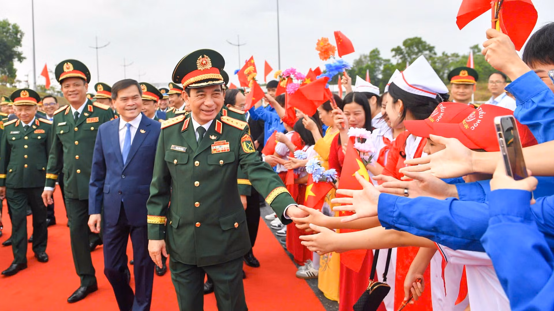 Quang cảnh Lễ tiễn Đại tướng Phan Văn Giang và Đoàn đại biểu Việt Nam.