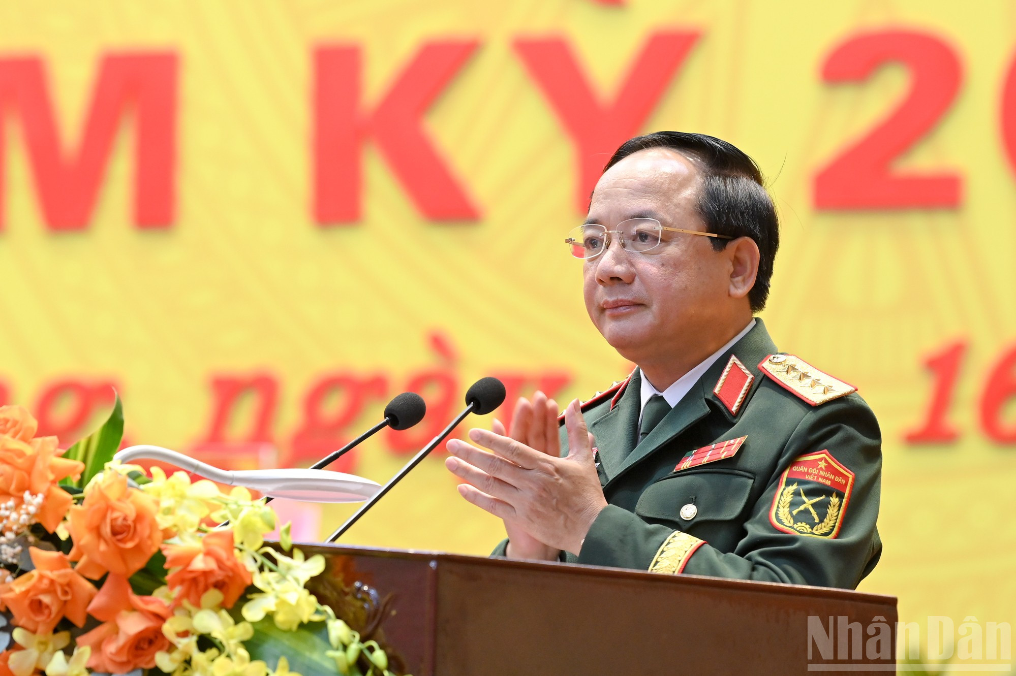 Đại tướng Trịnh Văn Quyết, Bí thư Trung ương Đảng, Ủy viên Thường vụ Quân ủy Trung ương, Chủ nhiệm Tổng cục Chính trị Quân đội nhân dân Việt Nam phát biểu chỉ đạo đại hội. ndo_br_dai-hoi-quan-khu-3-ngay-15-6015.jpg