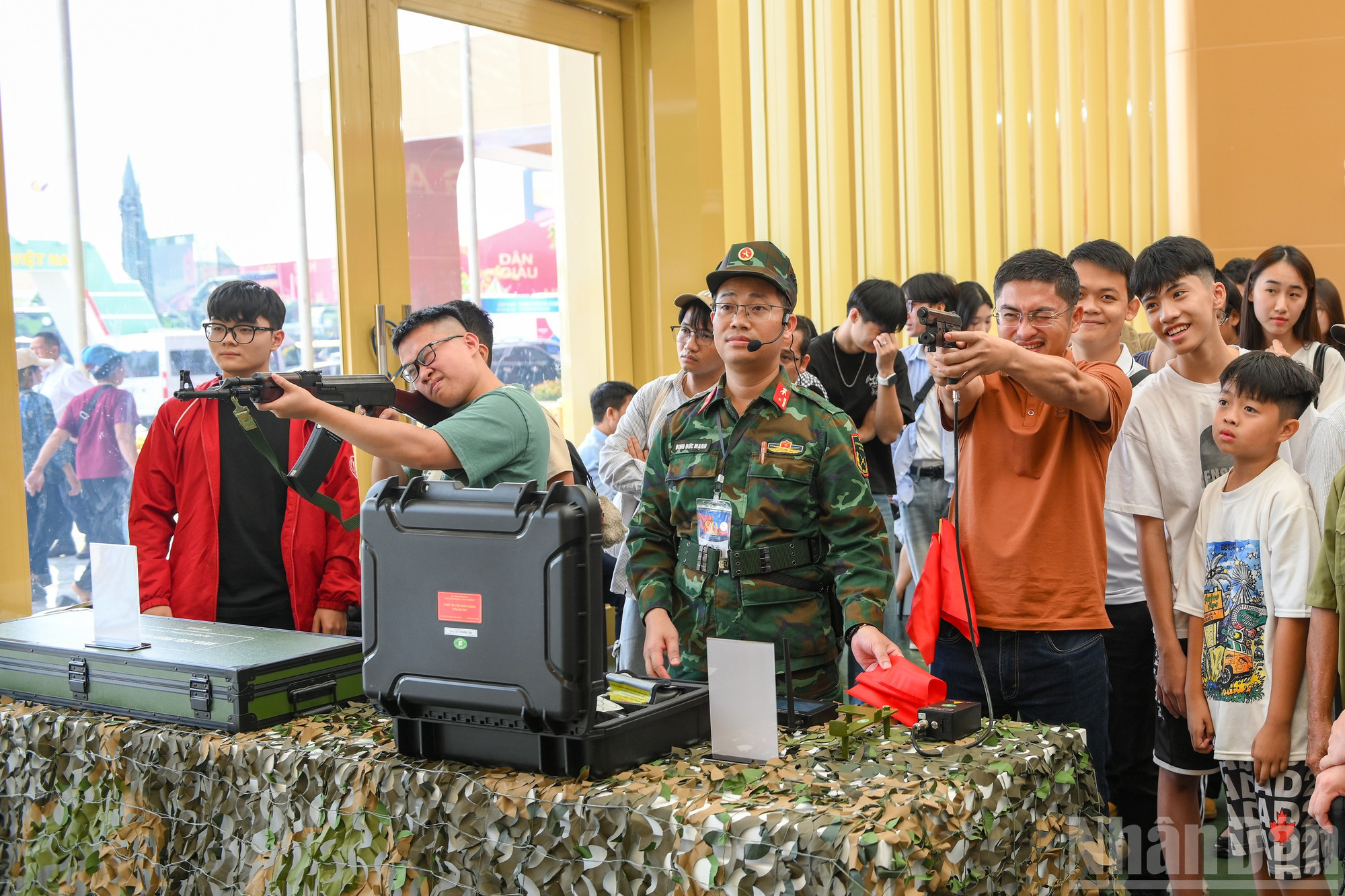 Hành trình 80 năm vẻ vang của Quân đội nhân dân Việt Nam qua Triển lãm thành tựu đất nước ndo_br_khi-tai-tai-trien-lam-6540.jpg
