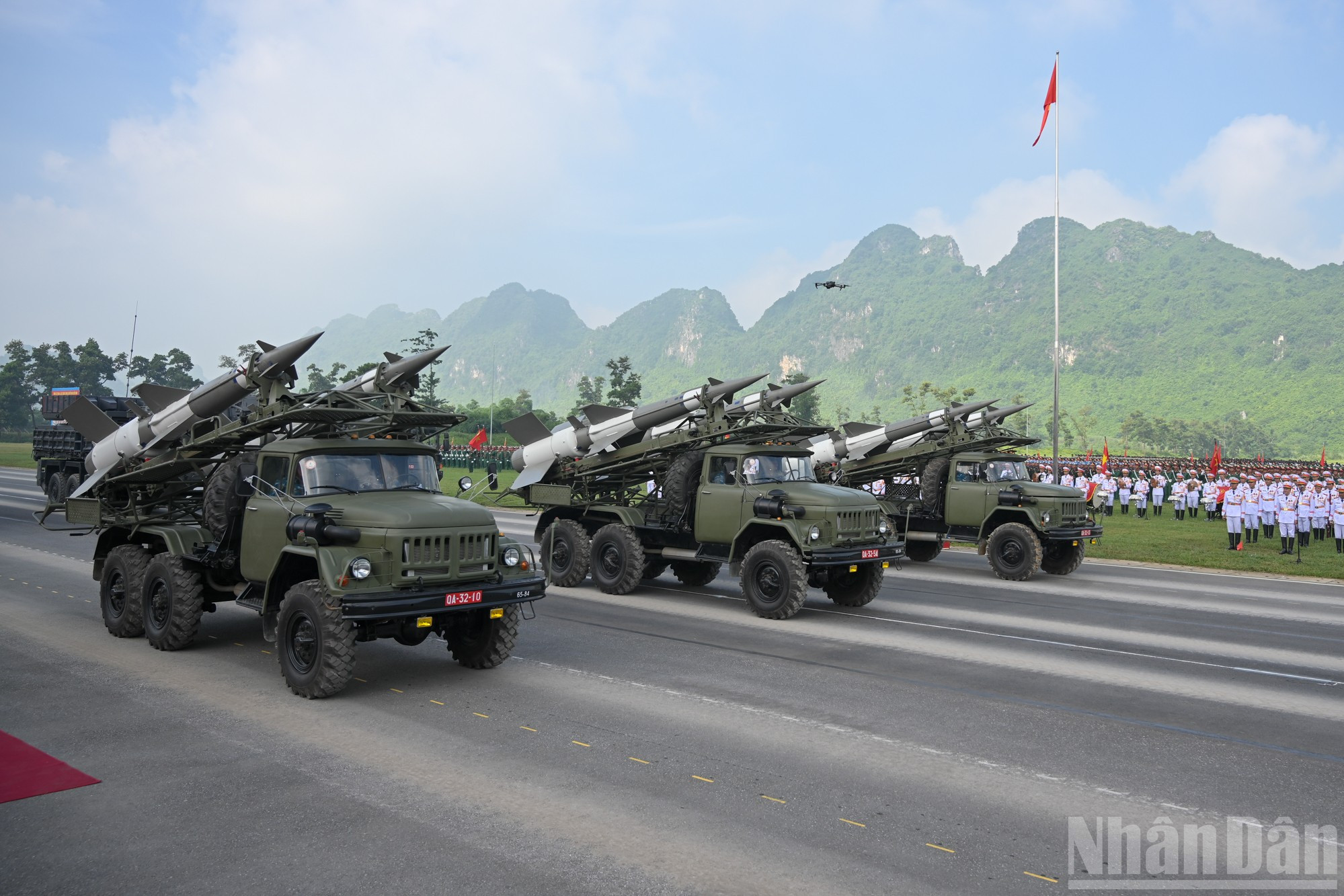 Tổ hợp tên lửa phòng không. ndo_br_tong-hop-luyen-0151.jpg