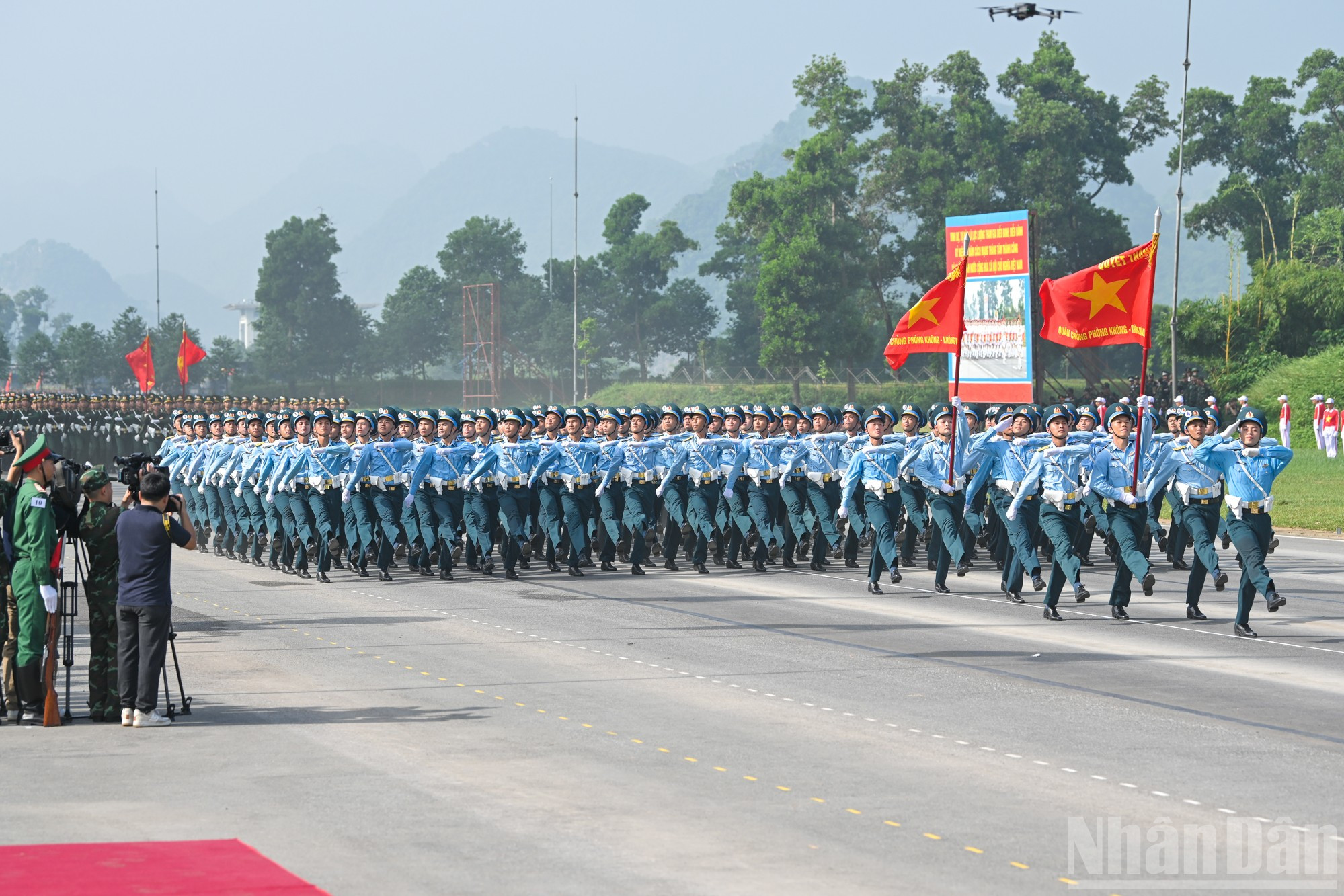 Khối Nam sĩ quan Phòng không-Không quân. ndo_br_tong-hop-luyen-7269.jpg