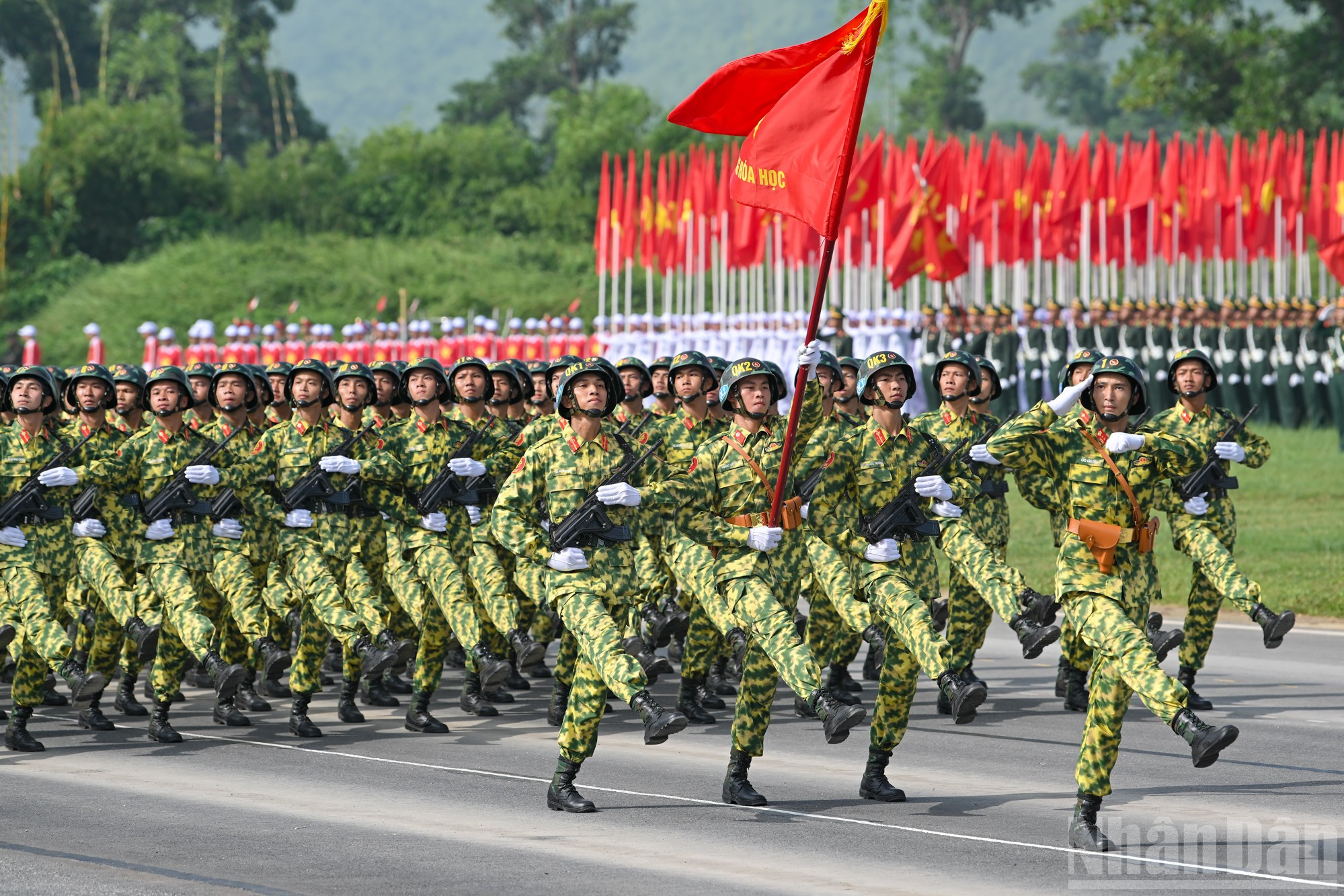 Khối Nam sĩ quan Binh chủng Hóa học. ndo_br_tong-hop-luyen-8452.jpg