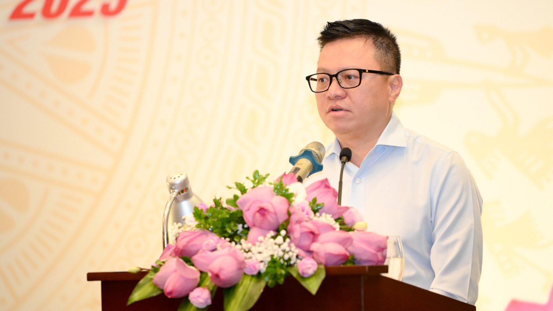 Đồng chí Lê Quốc Minh, Ủy viên Trung ương Đảng, Tổng Biên tập Báo Nhân Dân, Phó Trưởng Ban Tuyên giáo và Dân vận Trung ương, Chủ tịch Hội Nhà báo Việt Nam, phát biểu tại buổi gặp mặt. (Ảnh: THẾ ĐẠI) bo-tong-tham-muu-3220-1-821.jpg